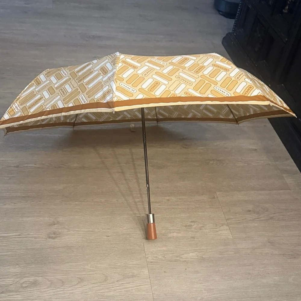 Coach Patterned Tan Umbrella